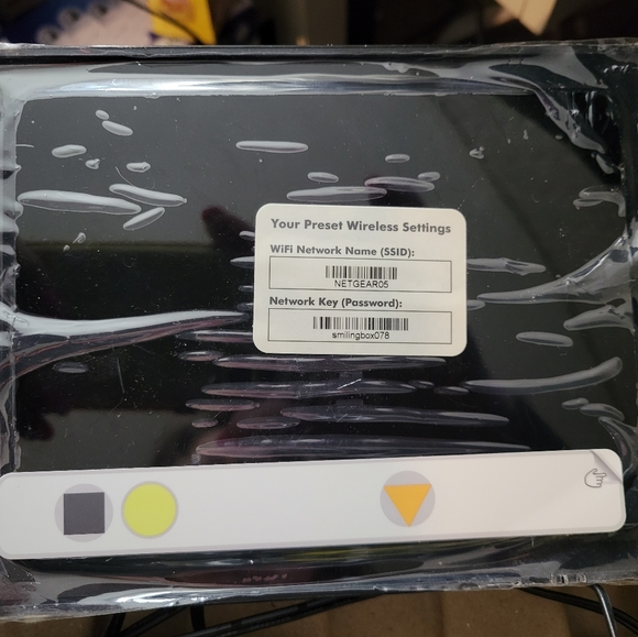 Netgear N300 Wireless Router  -- ITEM #308 - Picture 5 of 5